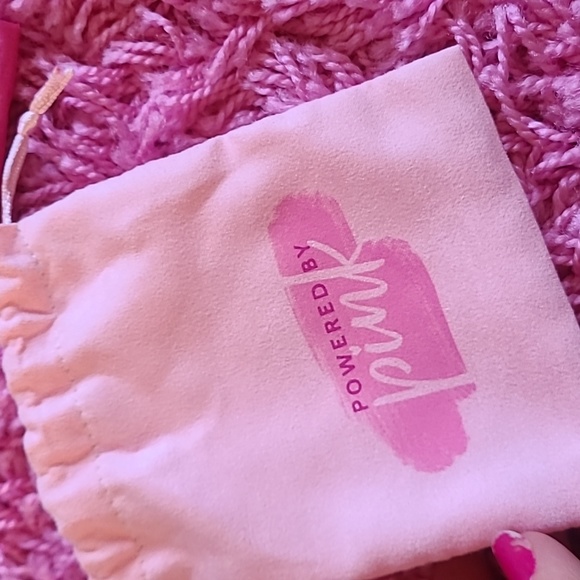 New in pouch pink gem bracelet - Picture 5 of 5